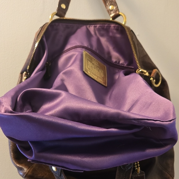 Coach Rich Brown Leather Shoulder Bag with Gold Accents - Picture 4 of 6